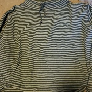 🎁🦋 green and cream turtle neck sweater